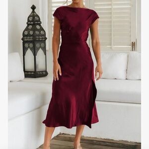 Elegant Burgundy Midi Dress